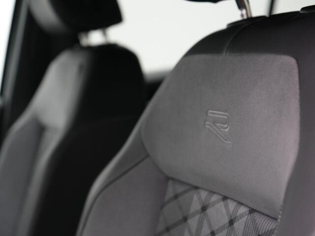 Volkswagen T-Roc 1.5 TSI 150 pk DSG R-Line | IQ Light | Sportstoelen | Adaptive Cruise