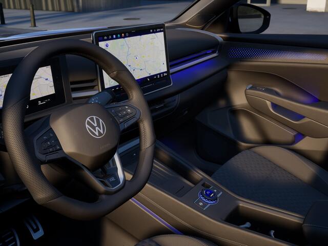 Volkswagen T-Roc R-Line First Edition 1.5 eTSI 150 PK | Head-Up Display | 360 Camera | LED Matrix | Elektrische Achterklep |