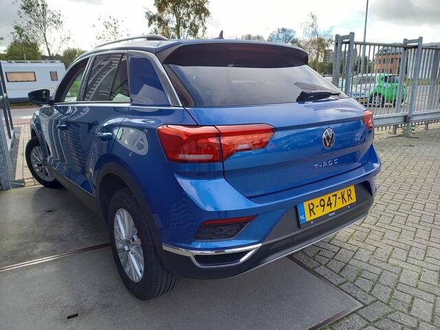 Volkswagen T-Roc 1.0 TSI Style NAVI / CARPLAY / ANDROID - CLIMA - ADAP CRUISE - PDC V/A - NL AUTO - 1 EIGENAAR