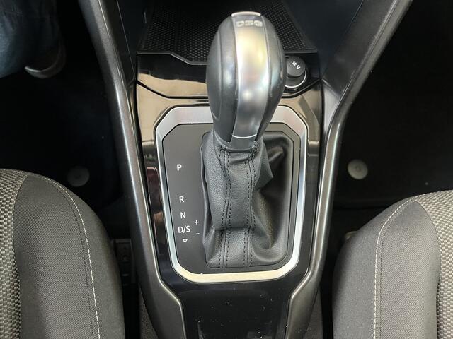 Volkswagen T-Roc 1.5 TSI Style Business / 150PK / Elect. Achterklep / 18 Inch / Trekhaak / Navigatie / Apple Carplay / PDC / Adaptive Cruise