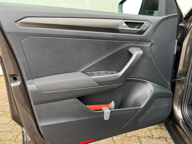 Volkswagen T-Roc 1.5 TSI 150 PK | DSG | Style | NL auto van 1e eigenaar | Dealeronderh. | Nieuwstaat