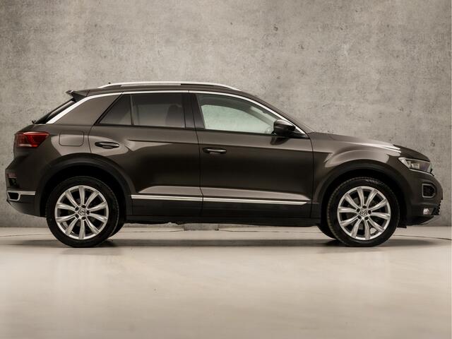 Volkswagen T-Roc 1.5 TSI Sport 150Pk (PANORAMADAK, VIRTUAL COCKPIT, APPLE CARPLAY, STUUR/STOELVERWARMING, LEDER, LED KOPLAMPEN, KEYLESS, ADAPTIVE CRUISE, GETINT GLAS, NIEUWSTAAT)