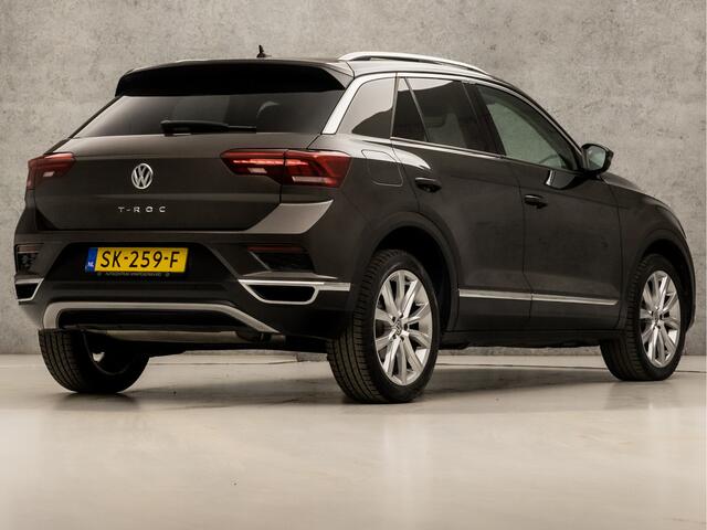 Volkswagen T-Roc 1.5 TSI Sport 150Pk (PANORAMADAK, VIRTUAL COCKPIT, APPLE CARPLAY, STUUR/STOELVERWARMING, LEDER, LED KOPLAMPEN, KEYLESS, ADAPTIVE CRUISE, GETINT GLAS, NIEUWSTAAT)