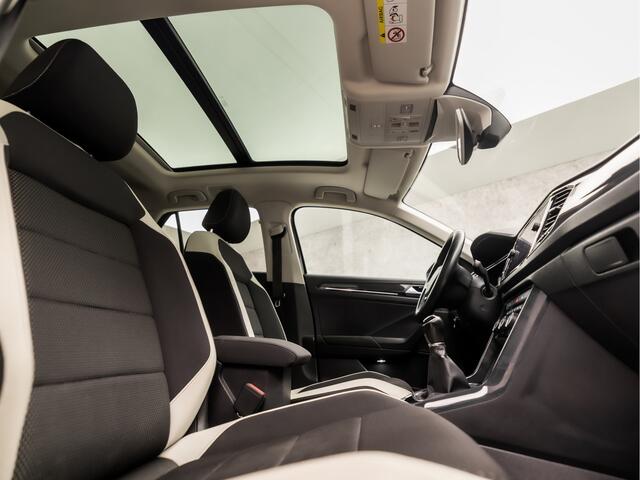 Volkswagen T-Roc 1.5 TSI Sport 150Pk (PANORAMADAK, VIRTUAL COCKPIT, APPLE CARPLAY, STUUR/STOELVERWARMING, LEDER, LED KOPLAMPEN, KEYLESS, ADAPTIVE CRUISE, GETINT GLAS, NIEUWSTAAT)