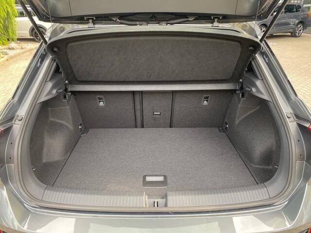 Volkswagen T-Roc 1.5 TSI DSG R-LINE BLACK-OPTIC PANO-DAK/TREKHAAK/CAMERA/CARPLAY/ACC