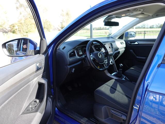 Volkswagen T-Roc 1.0 TSI 110PK Style Business TREKH. | NAVI | ADAPT. CRUISE | LMV | CAMERA