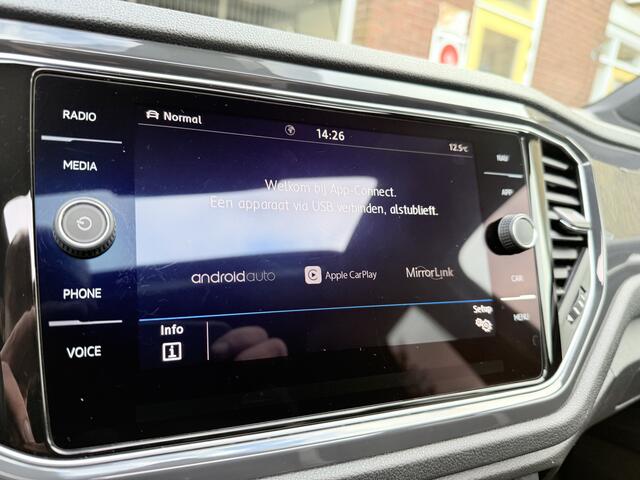 Volkswagen T-Roc 1.5 TSI 150pk Sport Panoramadak, 18''Lmv, Virt. Display