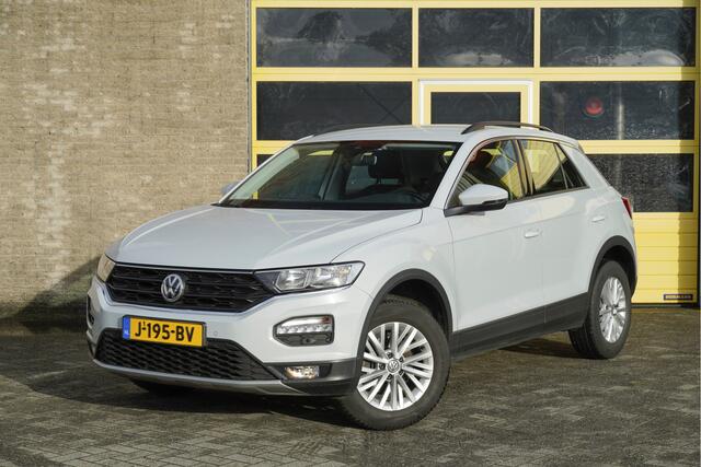 Volkswagen T-Roc 1.0 TSI Style BJ2020 Lmv 16" | Led | Pdc | Navi | App-Connect | Airco | Cruise control | Getint glas