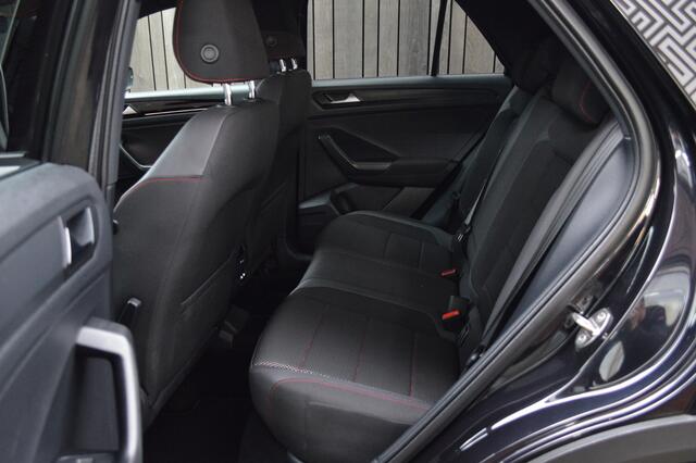 Volkswagen T-Roc 1.5 TSI Sport DSG Led Acc Virtual Camera Keyless CarPlay Pdc