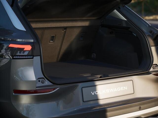 Volkswagen T-Roc Life First Edition 1.5 eTSI 85 kW / 116 PK SUV 7 v | Comfort Pakket