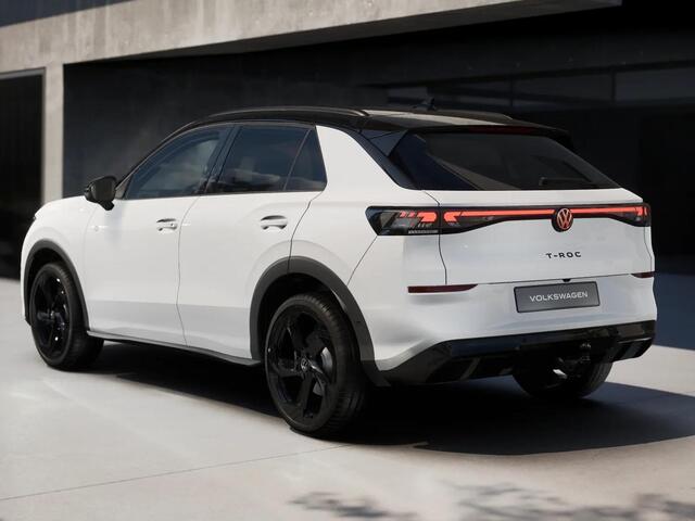 Volkswagen T-Roc R-Line First Edition 1.5 eTSI 110 kW / 150 PK SUV | Panoramaschuif-kanteldak | Assistance Pakket | Trekhaak | Black Style Pakket | Koplampverlichting matrix-led (IQ.LIGHT) | Elek. achterklep | Zwart dak