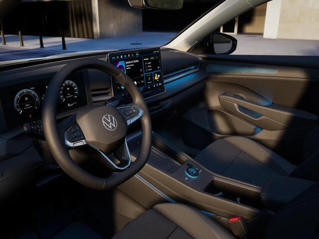 Volkswagen T-Roc Style First Edition 1.5 eTSI 85 kW / 116 PK SUV 7 | Assistance Pakket | Trekhaak | Elek. achterklep | Velgen 'Vancouver', 19 inch lichtmetaal | Zwart dak