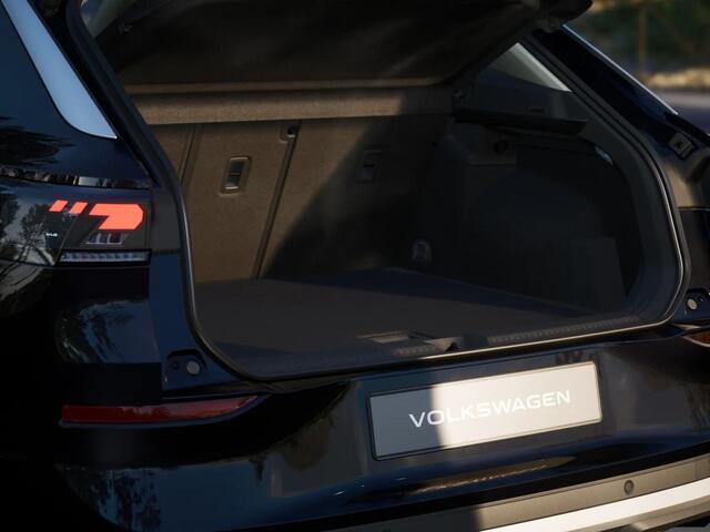 Volkswagen T-Roc Style First Edition 1.5 eTSI 85 kW / 116 PK SUV 7 | Assistance Pakket | Trekhaak | Elek. achterklep | Velgen 'Vancouver', 19 inch lichtmetaal