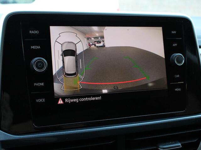 Volkswagen T-Roc 1.5 TSI 150pk DSG Style Plus | Navigatie | Apple Carplay/Android Auto | Parkeersensoren | Camera | Adaptive Cruise Control | Blind Spot Assist | Stoel- en stuurverwarming | Elektrische achterklep | Ledverlichting | Climate Control