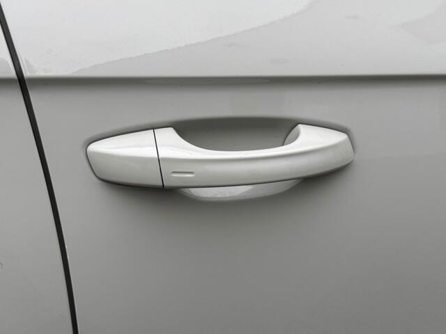 Volkswagen T-Roc 1.5 TSI R-Line - adaptive cruise - IQLight - camera