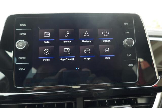 Volkswagen T-Roc 1.5 TSI R-LINE EDITION 360 CAMERA / STOELVERWARMING / TREKHAAK