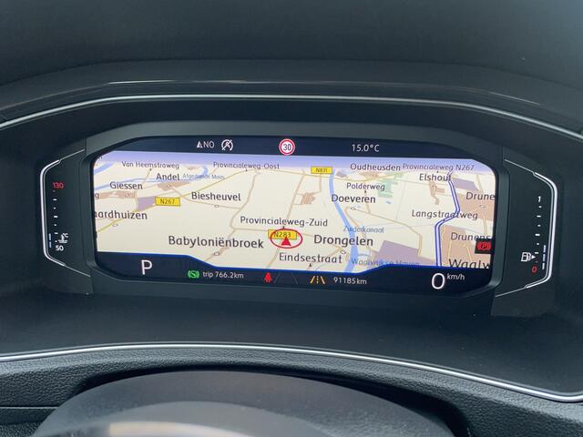 Volkswagen T-Roc 1.5 TSI Sport Business 2x R-Line LED | Trekhaak | Carplay | Camera | Virtual Cockpit | Navi | PDC