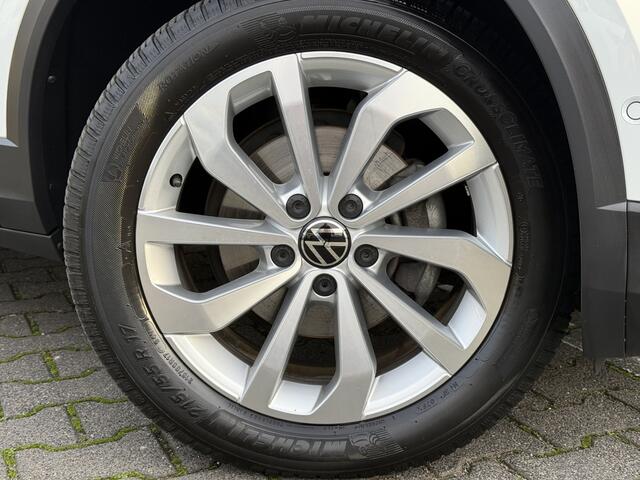 Volkswagen T-Roc 1.5 TSI Style | Trekhaak | ACC | IQ Light | CarPlay | DAB+ | ErgoActive