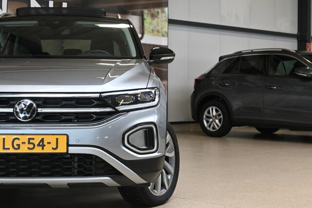 Volkswagen T-Roc 1.5 TSI 150pk Style | Panoramadak | Elek. klep | Trekhaak | 100% (Dealer) onderhouden label