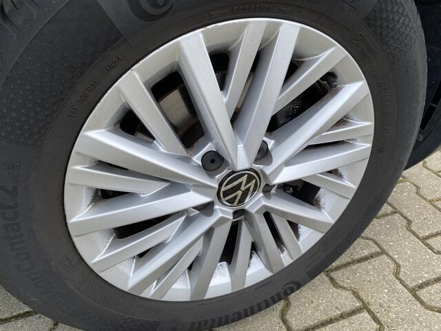 Volkswagen T-Roc 1.5 TSI Life Business Trekhaak & Virtual Cockpit, App Connect