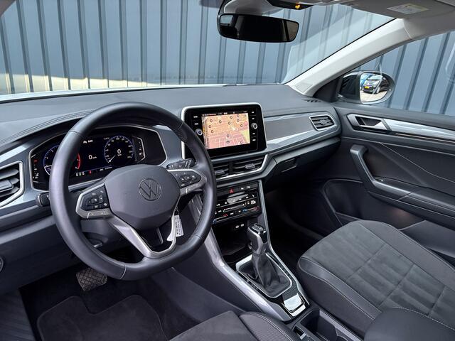 Volkswagen T-Roc 1.5 TSI 150Pk DSG Style | Trekhaak afnb. | IQ Light | Allseason banden | Prijs Rijklaar!!