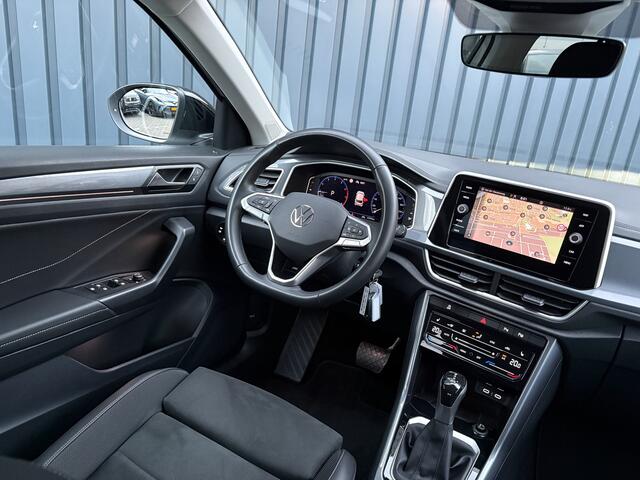 Volkswagen T-Roc 1.5 TSI 150Pk DSG Style | Trekhaak afnb. | IQ Light | Allseason banden | Prijs Rijklaar!!