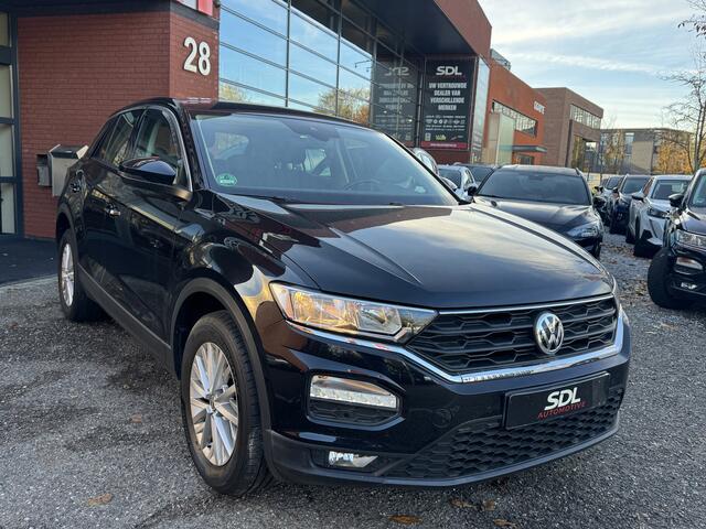 Volkswagen T-Roc 1.0 TSI Style // APPLE CARPLAY - ANDROID AUTO // PDC // CLIMA // STOELVERWARMING //