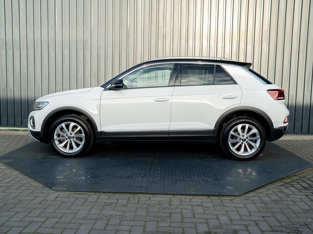 Volkswagen T-Roc 1.5 TSI 150Pk DSG Style | Trekhaak afnb. | IQ Light | Allseason banden | Prijs Rijklaar!!