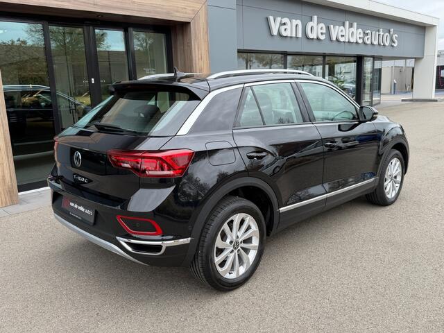 Volkswagen T-Roc 1.5 TSI 150pk DSG Style | Dode hoek | Camera | Keyless | Elek. Achterklep | Rijklaar incl. garantie