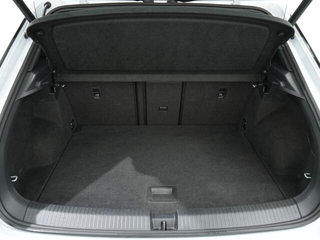 Volkswagen T-Roc 1.5 TSI 150PK STYLE BLACK PACK DSG | Navi | Camera | 19 inch | Zeer Mooi!