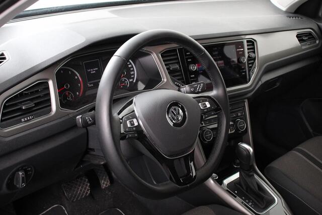 Volkswagen T-Roc 1.5 TSI DSG Style | Navigatie | Climate Control | Adatieve Cruise Control | Electrische achterklep | Stuurwielverwarming | Camera | Parkeer Sensoren
