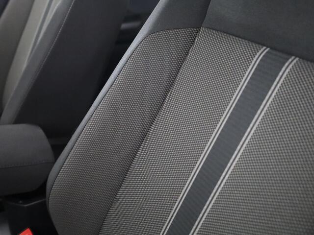 Volkswagen T-Roc 1.0 TSI Style 110 pk | Navigatie | Parkeersensoren | Adaptieve cruise control | Autom. airco | Spiegel pakket |