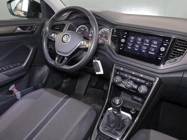 Volkswagen T-Roc 1.0 TSI Style 115 PK | Panorama dak | Automatische airco | LED koplampen |