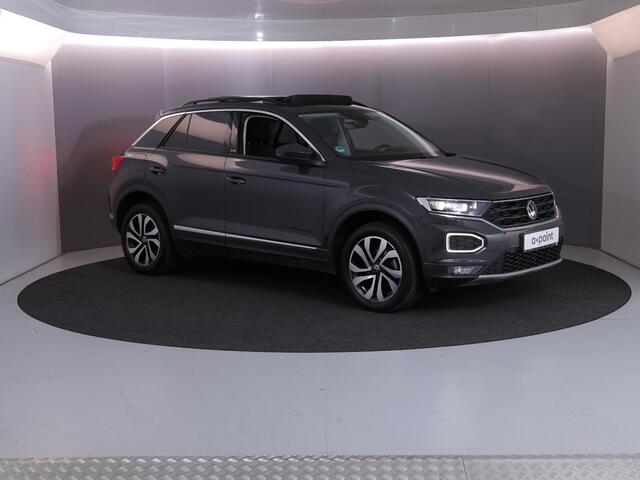 Volkswagen T-Roc 1.5 TSI Style 150 pk Automaat (DSG) | Navigatie | Panoramadak | Parkeersensoren | Achteruitrijcamera | Stoelverwarming | LED koplampen |