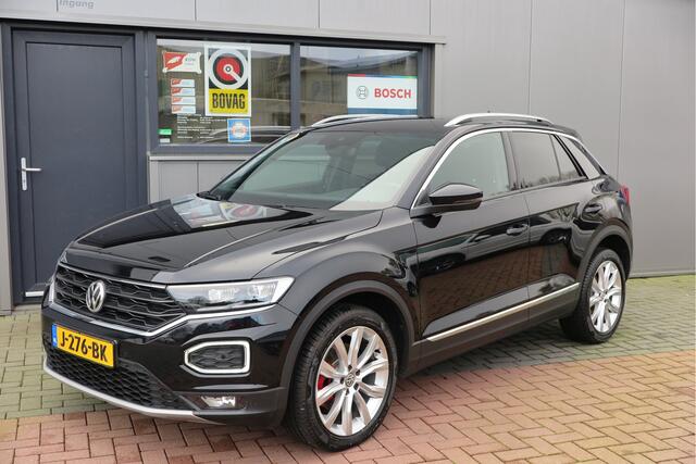 Volkswagen T-Roc 1.5 TSI 150pk DSGSport Camera , Virtual Cockpit , Navi , Led , Carplay, DAB+ ,PDC, LMV, Electr. bedienbare achterklep, Schakelflippers aan stuurwiel etc..