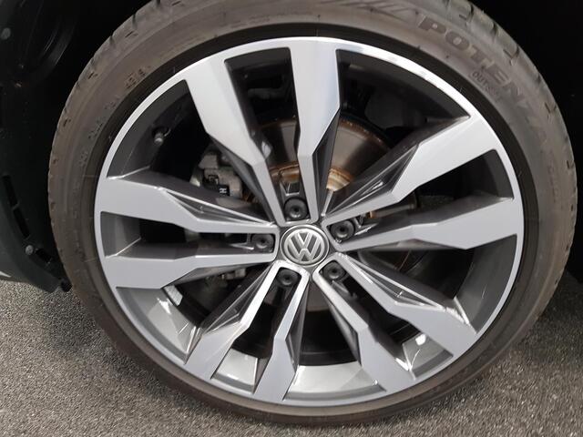 Volkswagen T-Roc 1.5 TSI 150pk DSG United R-Line | Navigatie | 19"Lichtmetalen velgen | Digitale Cockpit | Adaptive Cruise cruise control | Led