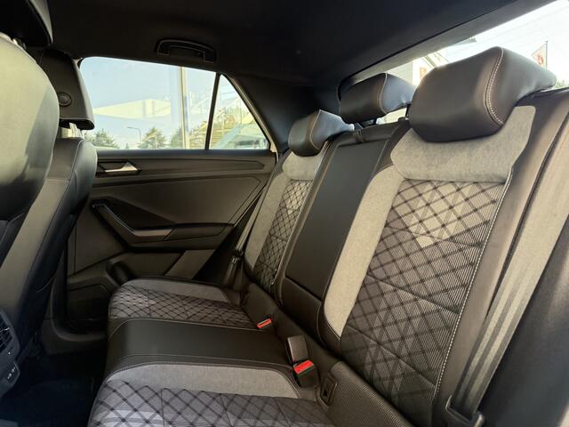 Volkswagen T-Roc 1.5 TSI R-Line DSG NAVI/APPLE CARPLAY,PDC,IQ LIGHT,VIRTUAL