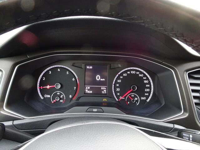 Volkswagen T-Roc 1.0 TSI Style Automatische airco, navigatie, carplay, parkeersensoren voor en achter, licht metalen velgen, enz.