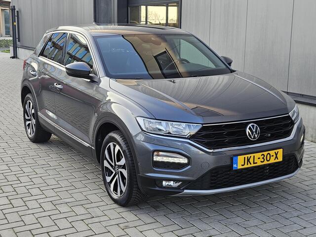 Volkswagen T-Roc 1.5 TSI Automaat Style Business Carplay Stoelvw