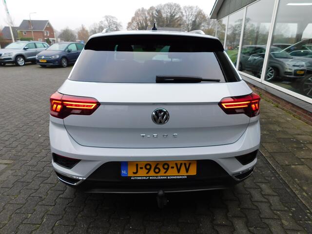Volkswagen T-Roc 1.5TSI 150PK SPORT!! All-in Prijs! Trekhaak!