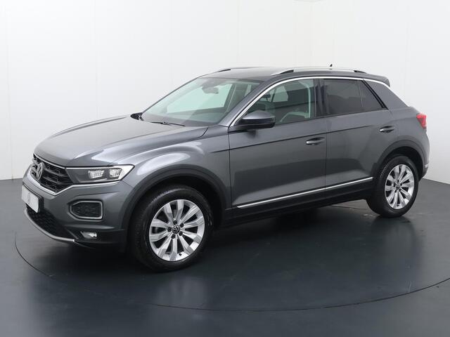 Volkswagen T-Roc 1.5 TSI Sport | 150 PK | Automaat | Trekhaak | Navigatiesysteem | Achteruitrijcamera |