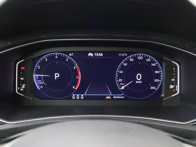 Volkswagen T-Roc 1.5 TSI Sport | 150 PK | Automaat | Trekhaak | Navigatiesysteem | Achteruitrijcamera |