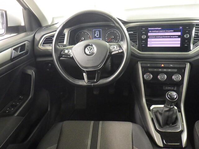 Volkswagen T-Roc 1.0 TSI STYLE I NAVIGATIESYSTEEM I AIRCONDITIONING I ADAPTIVE CRUISE CONTROL