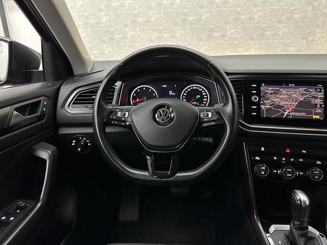Volkswagen T-Roc 1.5 TSI 150pk DSG | ACC | Origineel NL | BOVAG Garantie | Trekhaak 1500kg | Camera | Lane Assist | Groot Navi | Carplay | Climate Control | Getint Glas | 17'' | Adaptieve Cruise Control | Parkeercamera | Caravantrekker!