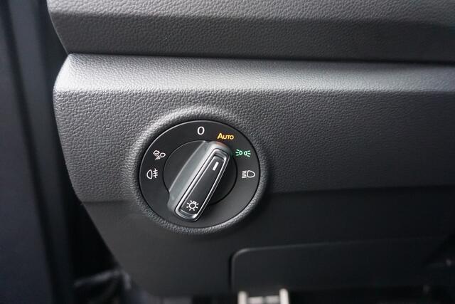 Volkswagen T-Roc 1.5 TSI DSG R-Line PDC | Stoelverw. | Apple Carplay *All in prijs*