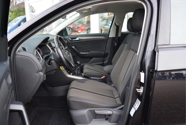 Volkswagen T-Roc 1.0 111PK TSI Style | PDC V+A | Adaptive | Orig. NL | NAP | Lane Ass.