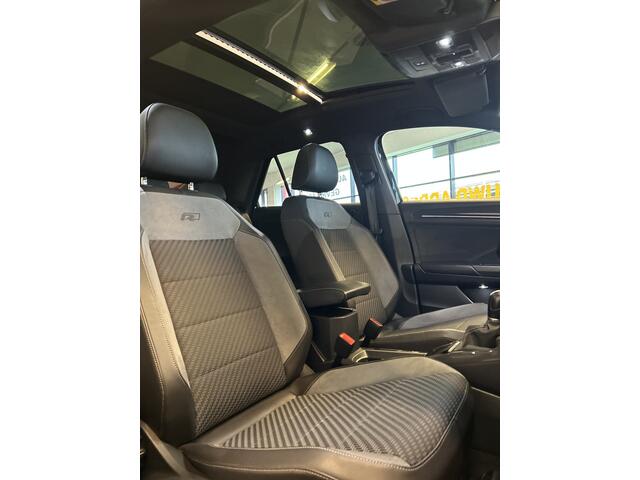 Volkswagen T-Roc 1.5 TSI 3X R-Line Automaat | Panoramadak | Achteruitrijcamera | Digital dashboard | Adaptieve cruise control | Nederlands geleverd | Apple carplay | Climate control | Stoelverwarming