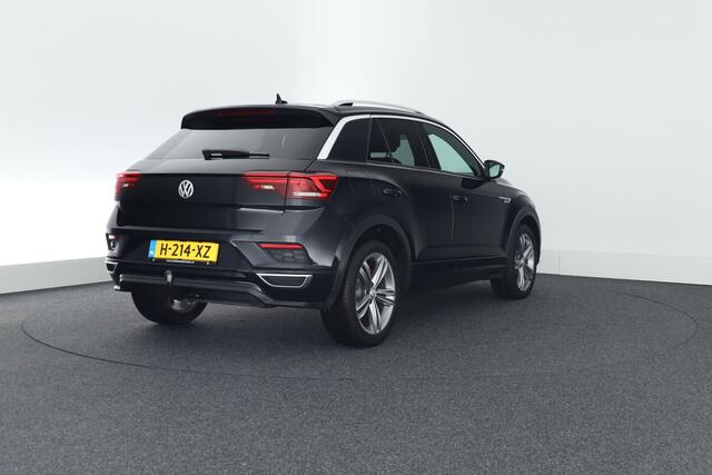 Volkswagen T-Roc 1.5 TSI 150pk DSG R-Line Sport Trekhaak Camera Keyless Led Virtual Cockpit Navigatie