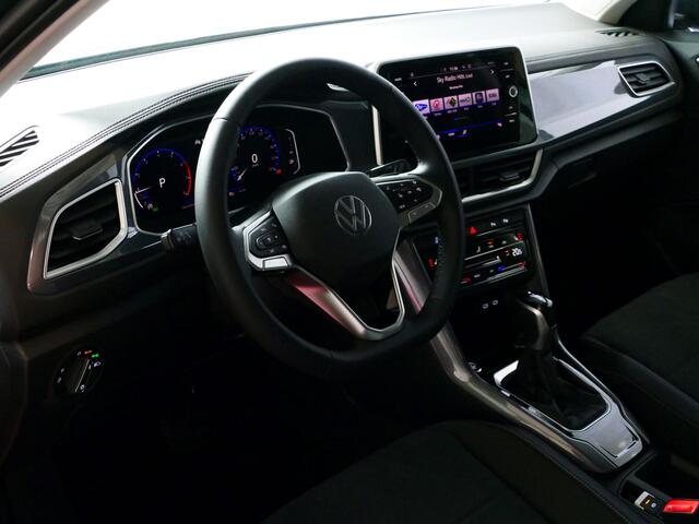 Volkswagen T-Roc 1.5 TSI 150PK STYLE PLUS BI-TONE ZWART DAK/SPIEGELS ALCANTARA IQ. ELEK.KLEP ADAP.CRUISE VIR.COCKPIT CAMERA STOEL/STUUR VERW. 17''LMV 06/2024