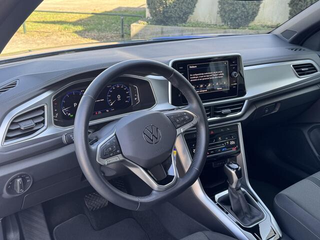 Volkswagen T-Roc Cabrio 1.5 TSI, Stuurverwarming, Trekh, ACC, DAB-tuner, windscherm, Face Lift model. . Een proefrit levert het bewijs. Neem contact op en we maken een afspraak!